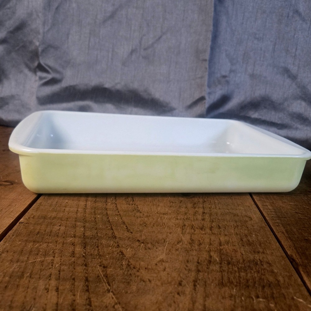 Vintage Pyrex Glass Baking Dish Lime Green 2 Qt Rectangle Casserole #232
